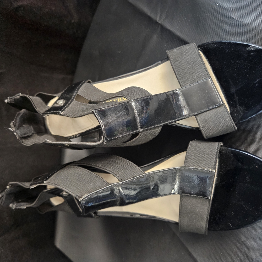 Dana Buchman Black Wedge Shoes with Modern Design